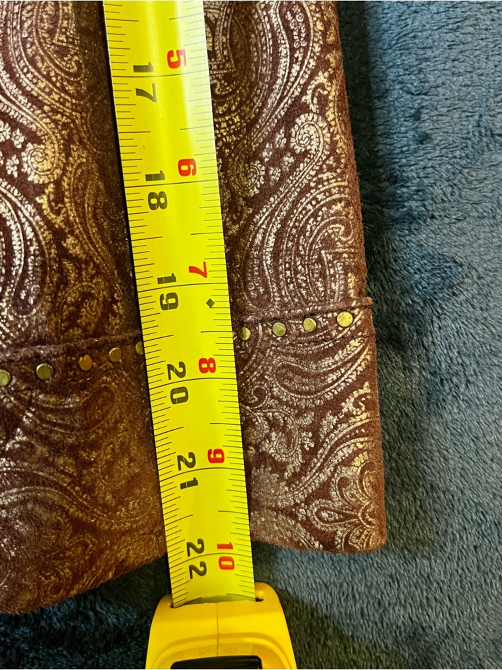 In Suede Wms Y2K Brown Gold Metallic Paisley Studded Trucker Boho Leather JKT‎ M - Picture 13 of 15